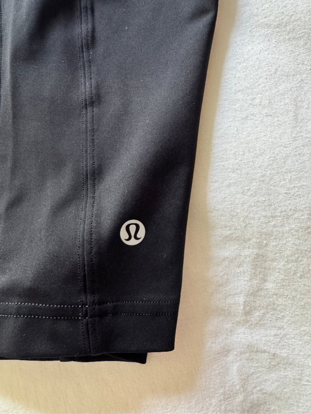 Black Lululemon High-rise Shorts 10" size 10